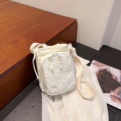 小众设计感斜挎包女轻便百搭迷你小包ins超火休闲单肩手机包水壶