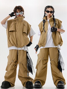 儿童街舞潮服夏天男童嘻哈卡其马甲套装少儿hiphop酷帅女童演出服