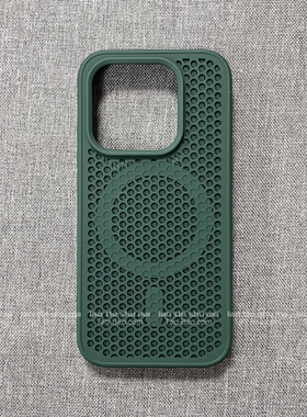 散热网洞磁吸小众暗夜墨绿色适用iPhone 17pro max手机壳16苹果15透气防滑14Plus软边硬背板13大孔12防摔11男