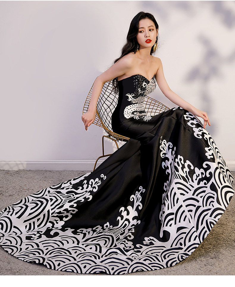 人气主持人婚礼韩版抹胸女长款模特走秀舞台青花瓷演出服旗袍蓝色