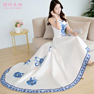 高端长裙刺绣走秀中国风青花瓷表演T台夸张旗袍秀晚礼服年会新款