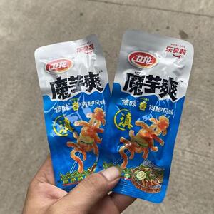 卫龙魔芋爽傣味酸辣解馋零食