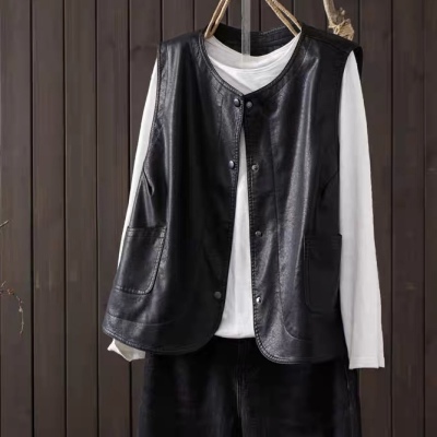 黑色pu皮衣马甲女款小个子2025春季新款高级感单排扣外穿叠穿坎肩