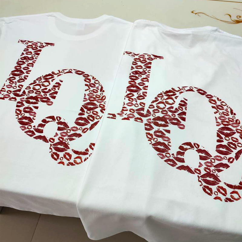 未来街市字母组合唇印纯棉t恤