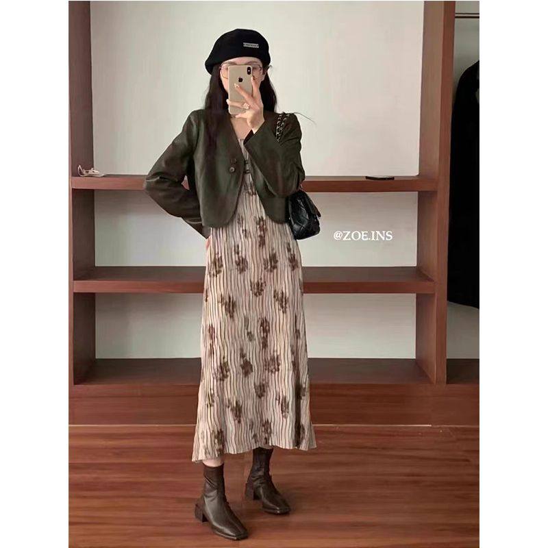 初秋季2023新款女装早秋穿搭时尚炸街高级感小香风连衣裙两件套装