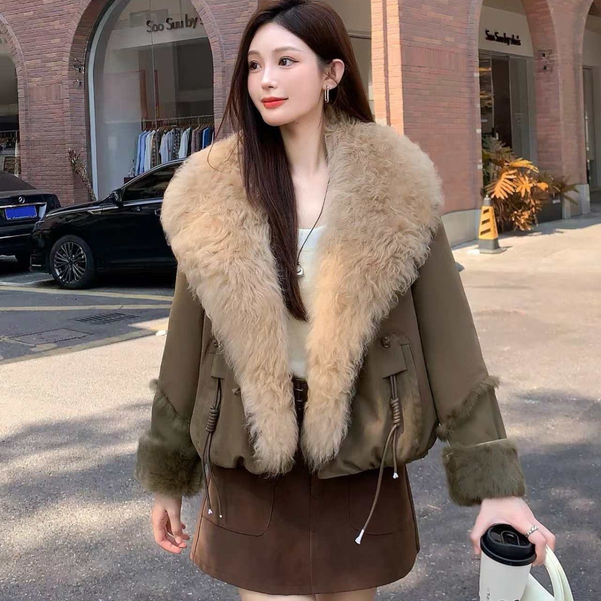 跨境2025新款冬兔毛皮草外套女短款鹅绒服真皮毛一体大门襟羊毛领