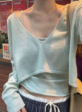 CC-LL韩国东大门代购 春季新款 叠穿纯色V领短款针织衫+吊带套装