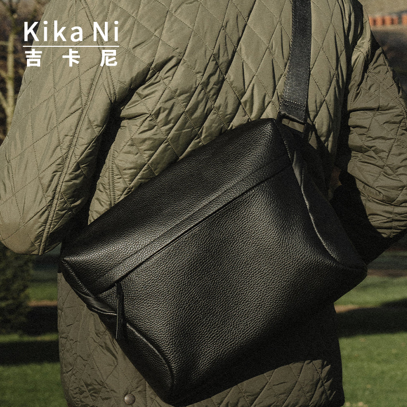 吉卡尼 休闲运动斜挎包骑行邮差包大容量通勤牛皮电脑包潮牌百搭