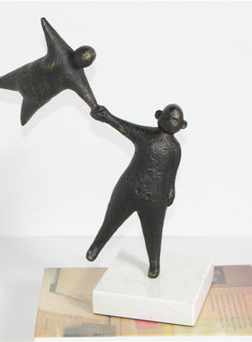 北欧铸铁拉手小人摆件创意装饰现代客厅饰品铁工艺品样板间摆件