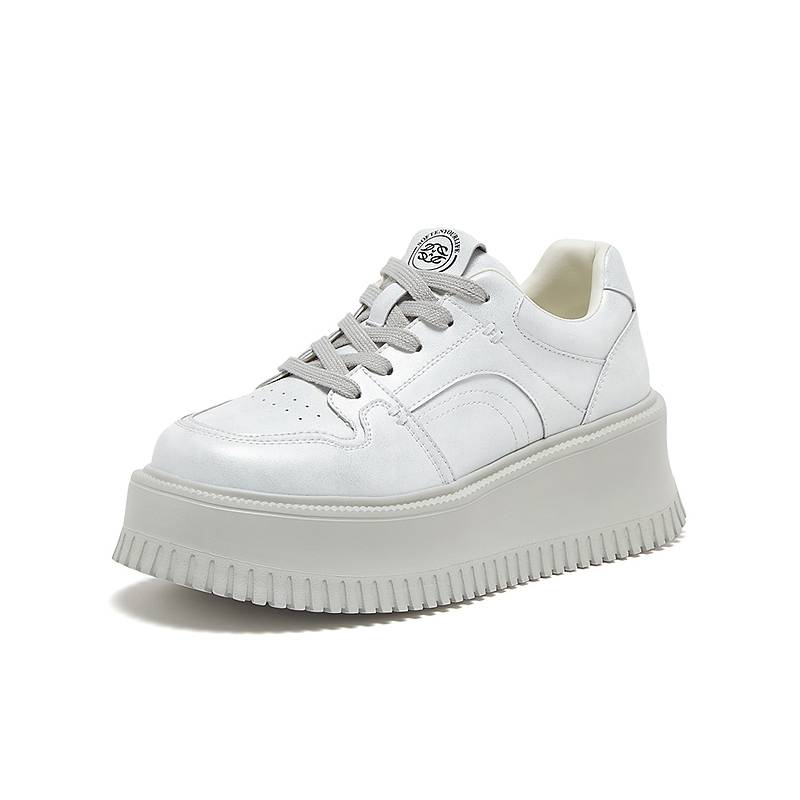 百思图2024秋商场新款厚底增高小白鞋饼干女运动休闲板鞋W0061CM4