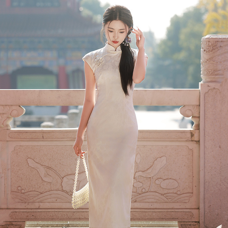 新中式年轻款少女无袖改良旗袍