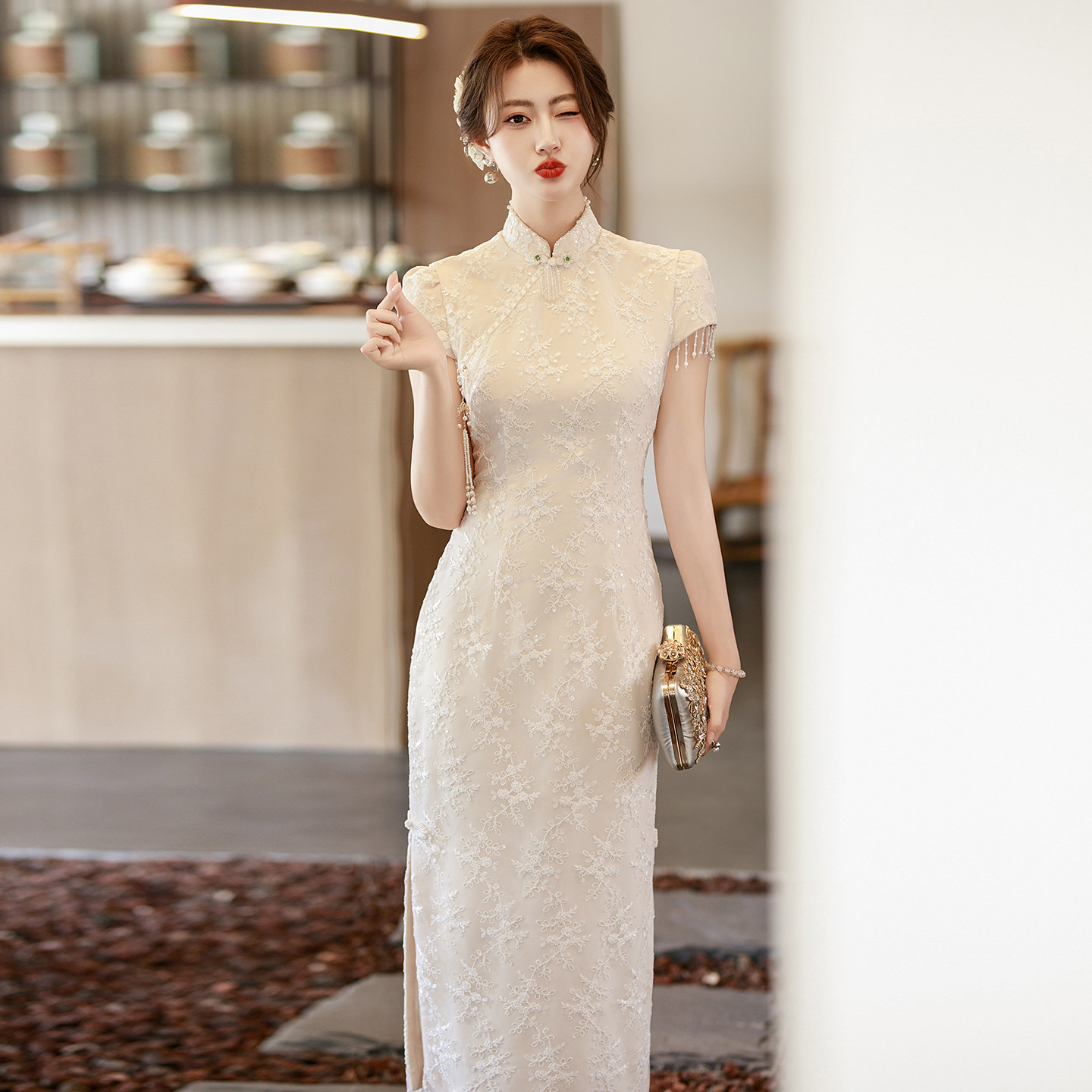 白色新中式旗袍敬酒服订婚礼服裙图片