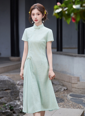 绿色素雅奥黛旗袍2026年夏季新款复古风高级感日常可穿显瘦连衣裙