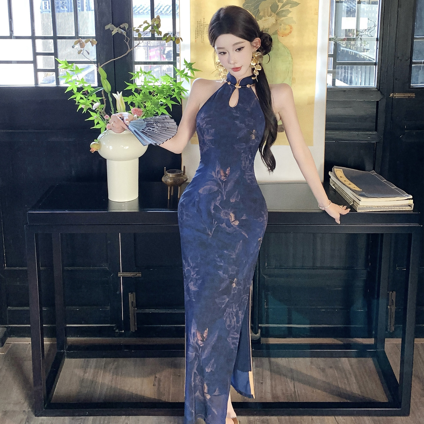 新中式国风无袖挂脖旗袍2025新款气质高端修身显瘦日常可穿连衣裙