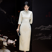 白色新中式 气质高端收腰显瘦 年轻款 复古国风长袖 刺绣旗袍2025新款