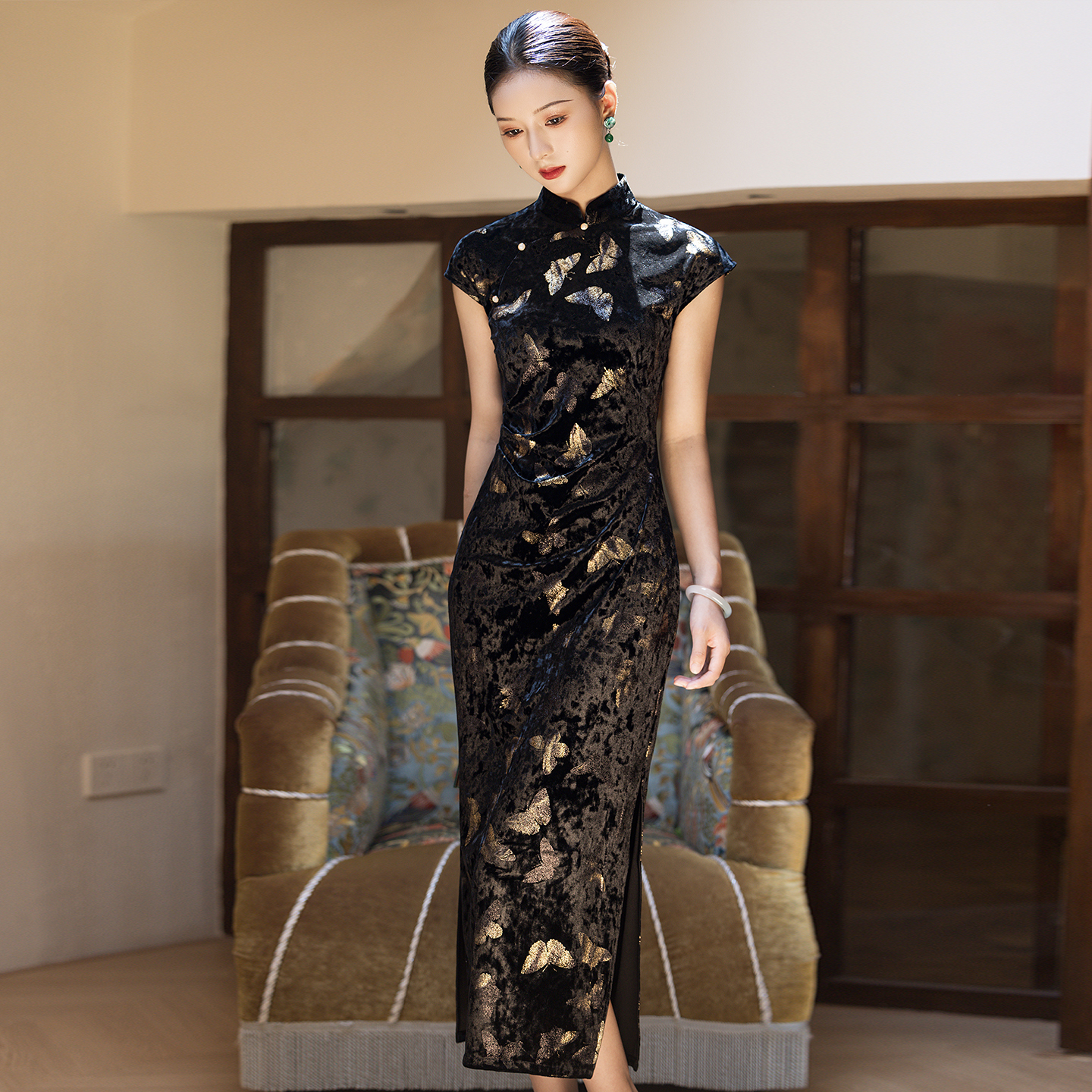 黑色新中式无袖丝绒旗袍裙日常穿