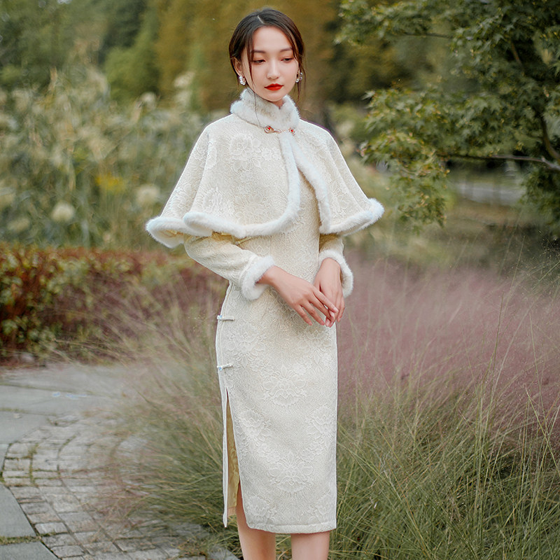 旗袍2021年新款年轻款高端气质披肩外搭长袖秋冬改良加厚两件套装