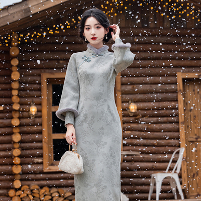 年轻款绝美毛绒领保暖冬款旗袍