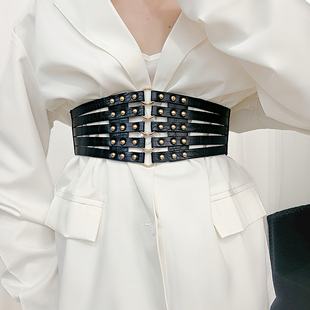 朋克风铆钉宽边腰带女款2025新款黑色松紧束腰百搭大衣腰封高级感