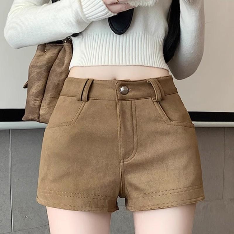 卡其色鹿皮绒休闲短裤女