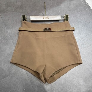 卡其色休闲短裤女秋冬2025新款高腰显瘦辣妹通勤百搭a字阔腿热裤