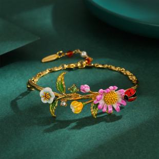 法式浪漫时尚珐琅彩水晶粉色雏菊花朵花苞瓢虫半手镯手链百搭手饰