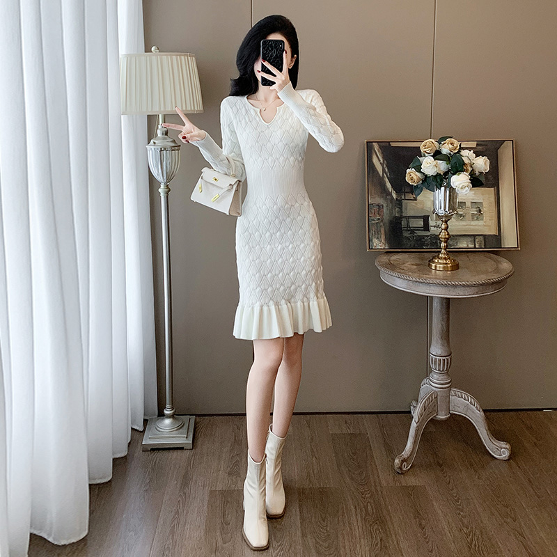 修身包臀鱼尾荷叶边打底毛衣裙