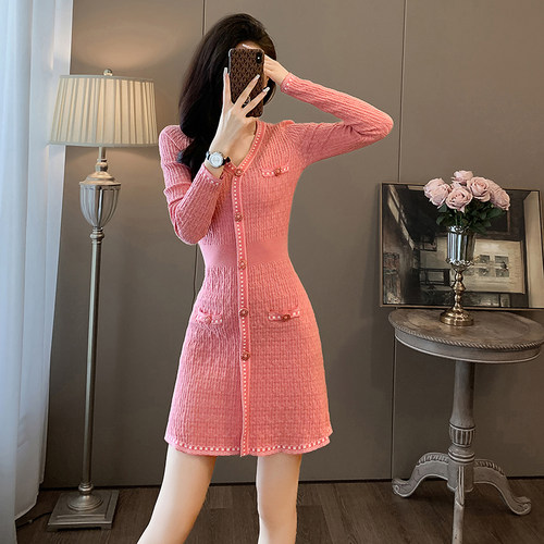 小香风针织粉色连衣裙女秋冬