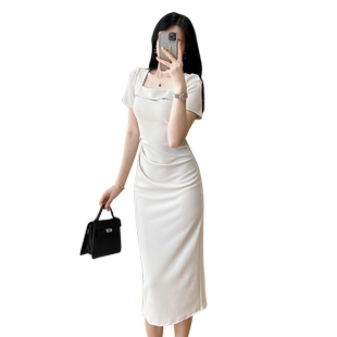 2025夏季修身剪裁复古方领修身包臀性感显瘦过膝中长款黑色连衣裙