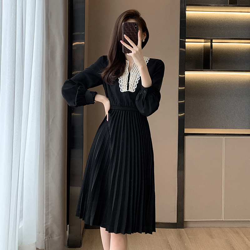 款高级感长袖百褶赫本风小黑裙子