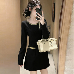 轻奢高级感连衣裙女秋冬小个子收腰显瘦气质名媛风短款赫本小黑裙