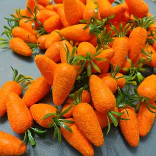12pcs Realistic Mini Carrot Decorations Made of Felt Fabric