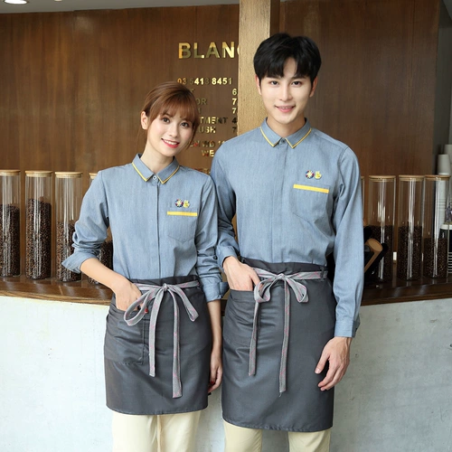 Услуга рабочих официантов для женского общественного питания длинный -насыщенный осенний и зимний отель в западном ресторане в ресторан