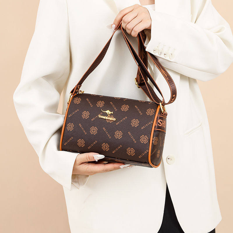 今年流行真皮女士斜挎包2024新款软皮休闲单肩枕头包网红妈妈包潮,箱包皮具/热销女包/男包,通用款女包,淘宝优惠券,粉丝福利购,淘宝优惠卷