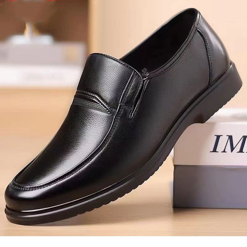 皮鞋男商务正装2025新款男士中年透气套脚休闲百搭软底防滑爸爸鞋