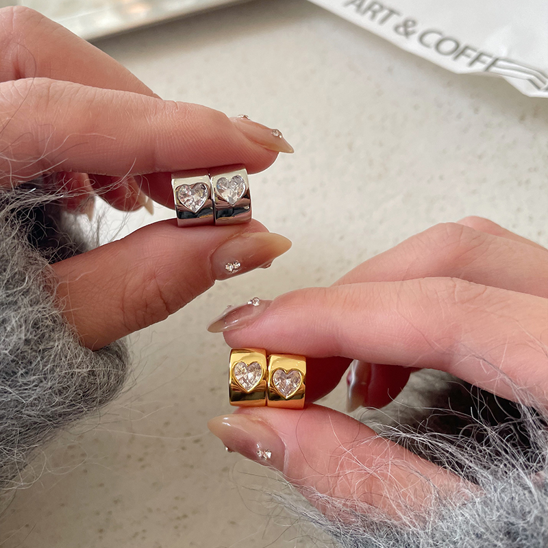 Always线上商店镀金爱心耳环