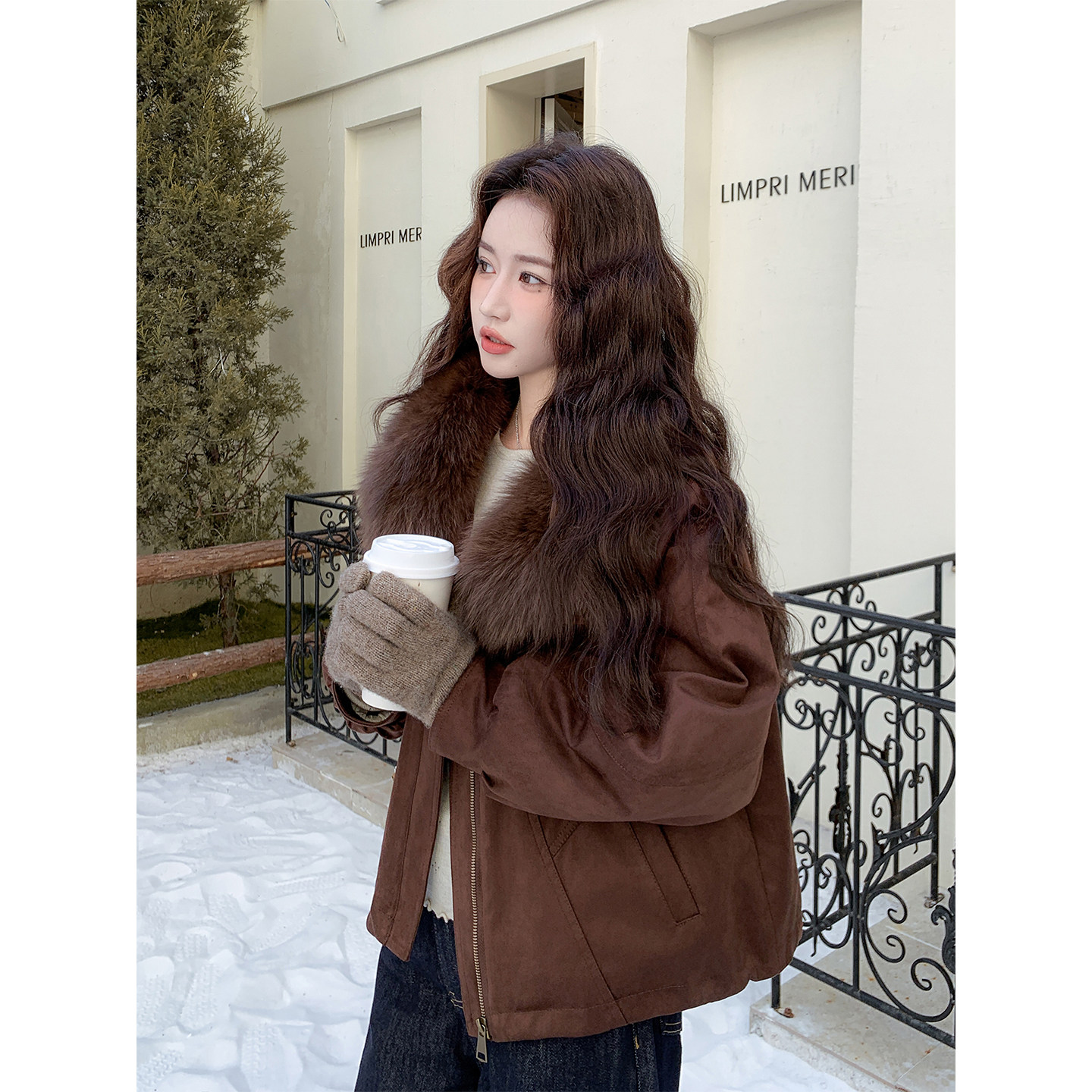 咖啡色高级感真狐狸毛麂皮绒羽绒服女2025冬季新款90白鸭绒短外套