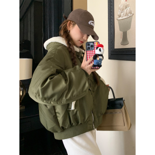 独特超好看军绿色短款海军领棒球服羽绒服女冬工装派克服厚外套潮