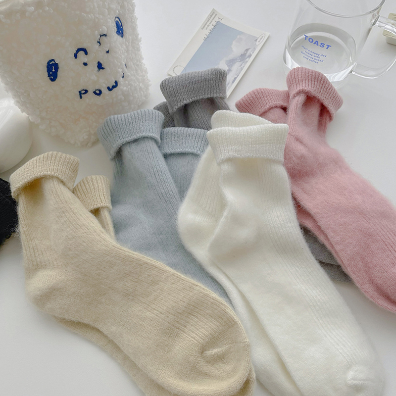 韩国ins潮白色保暖羊绒堆堆袜女冬季保暖温柔纯色加厚竖纹中筒袜
