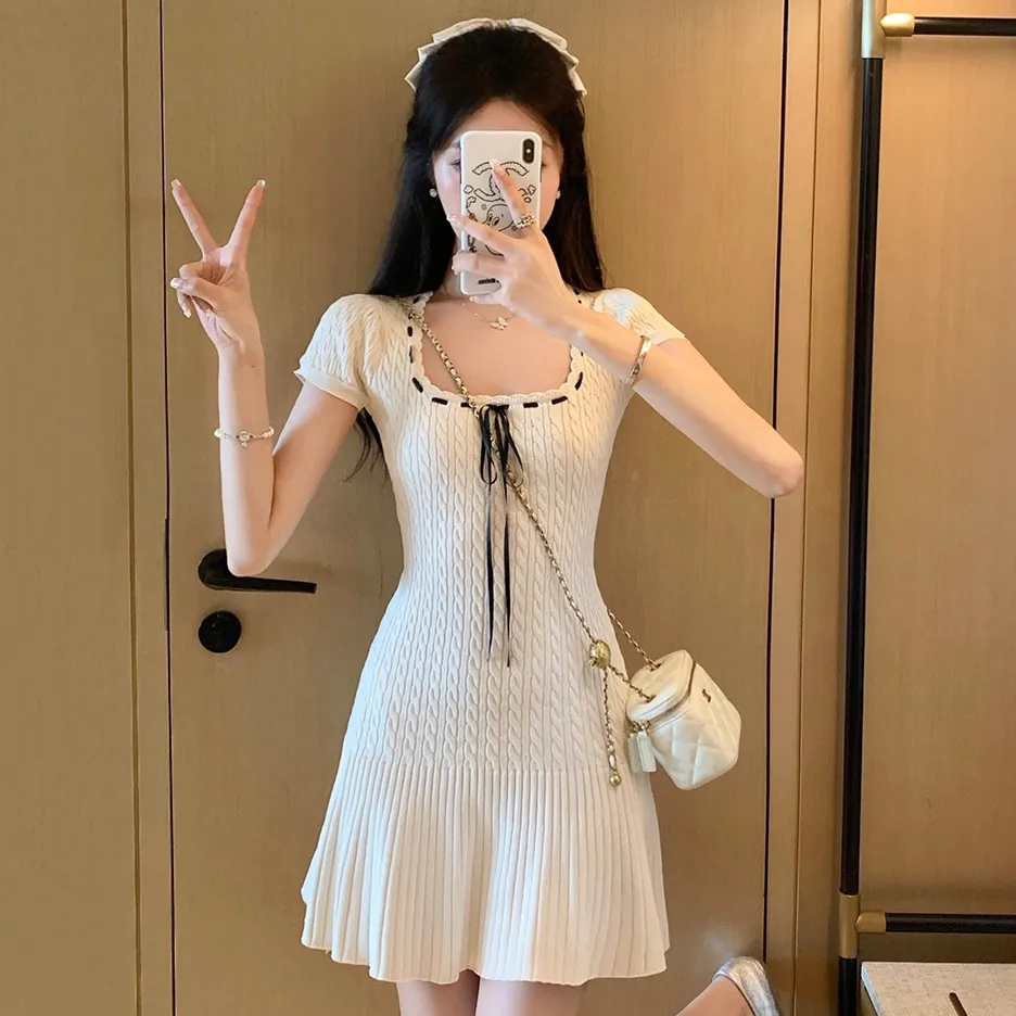 小香风短袖连衣裙女甜美方领裙