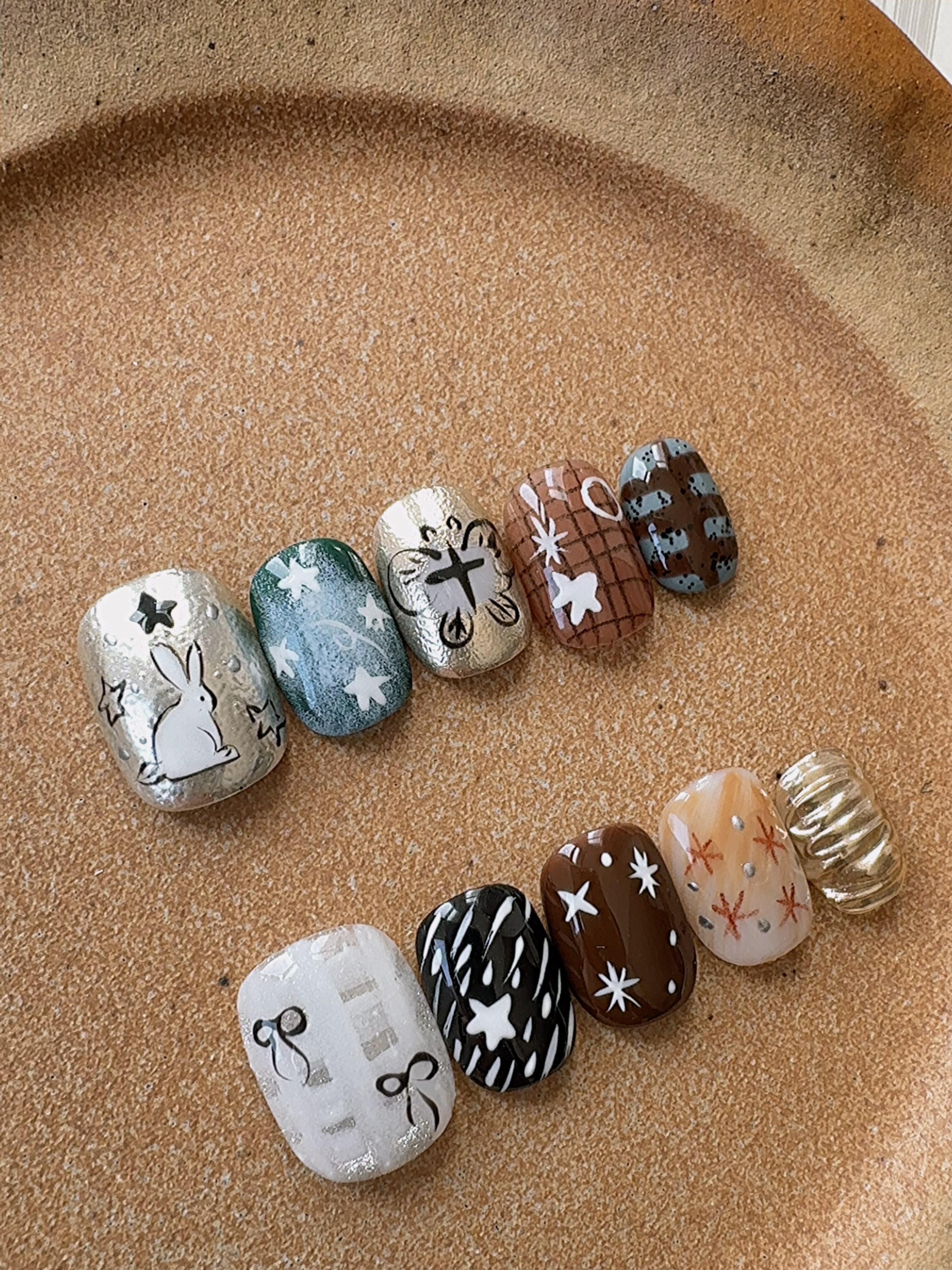 新款手工穿戴甲成品手绘涂鸦兔子图案可拆卸短款美甲贴片源头工厂,彩妆/香水/美妆工具,穿戴甲/甲片,淘宝优惠券,粉丝福利购,淘宝优惠卷