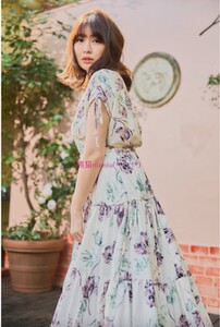 原厂追加D！浪漫花朵~小嶋阳菜 H家 V领显瘦度假风印花收腰连衣裙