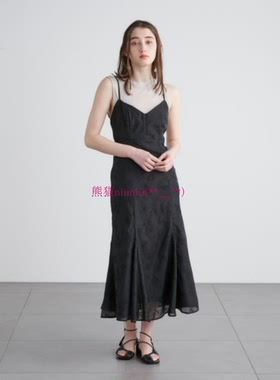 温柔气质美！纯圆LB家 薄款T恤+刺绣吊带连衣裙两件套