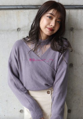 V领假两件蕾丝拼接针织毛衣衫