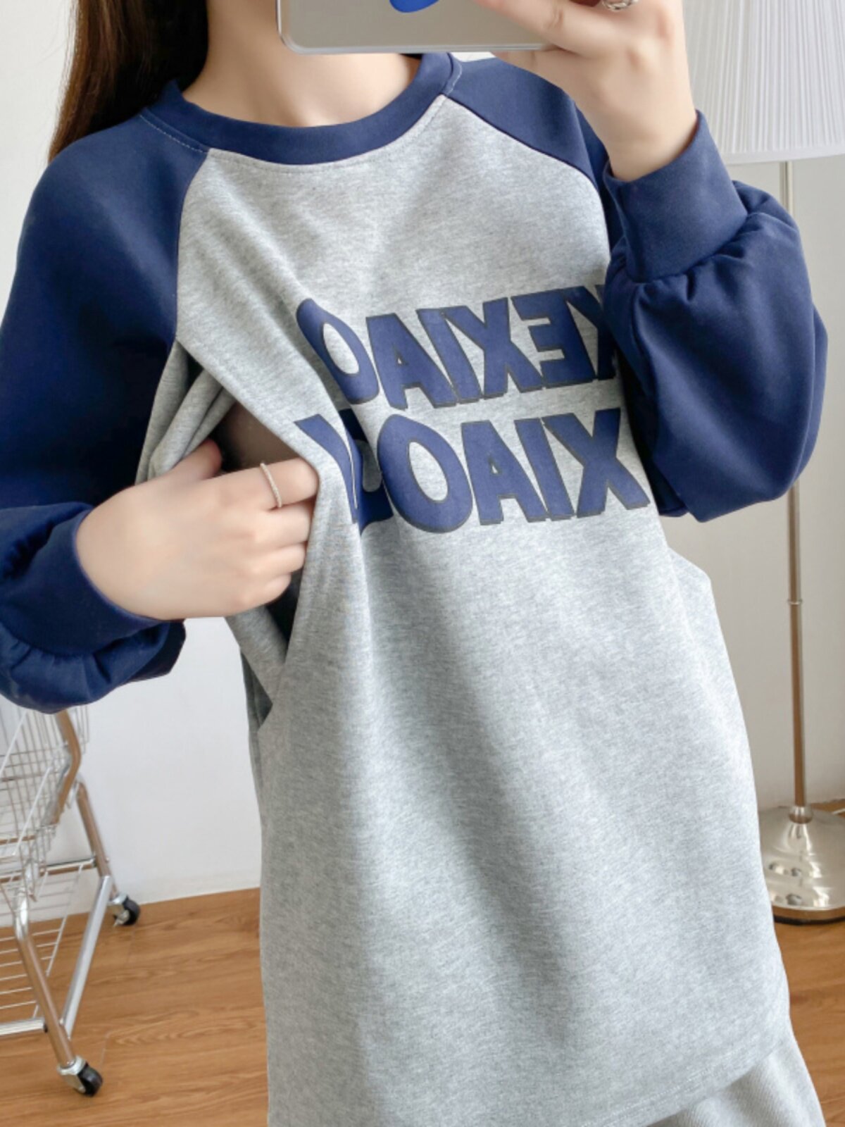 가을 아우터용 수유 상의 패셔너블한 라운드넥 배색 스웨트 셔츠 외출 시 더위를 타는 엄마들을 위한 산후 수유복 가을 겨울 옷