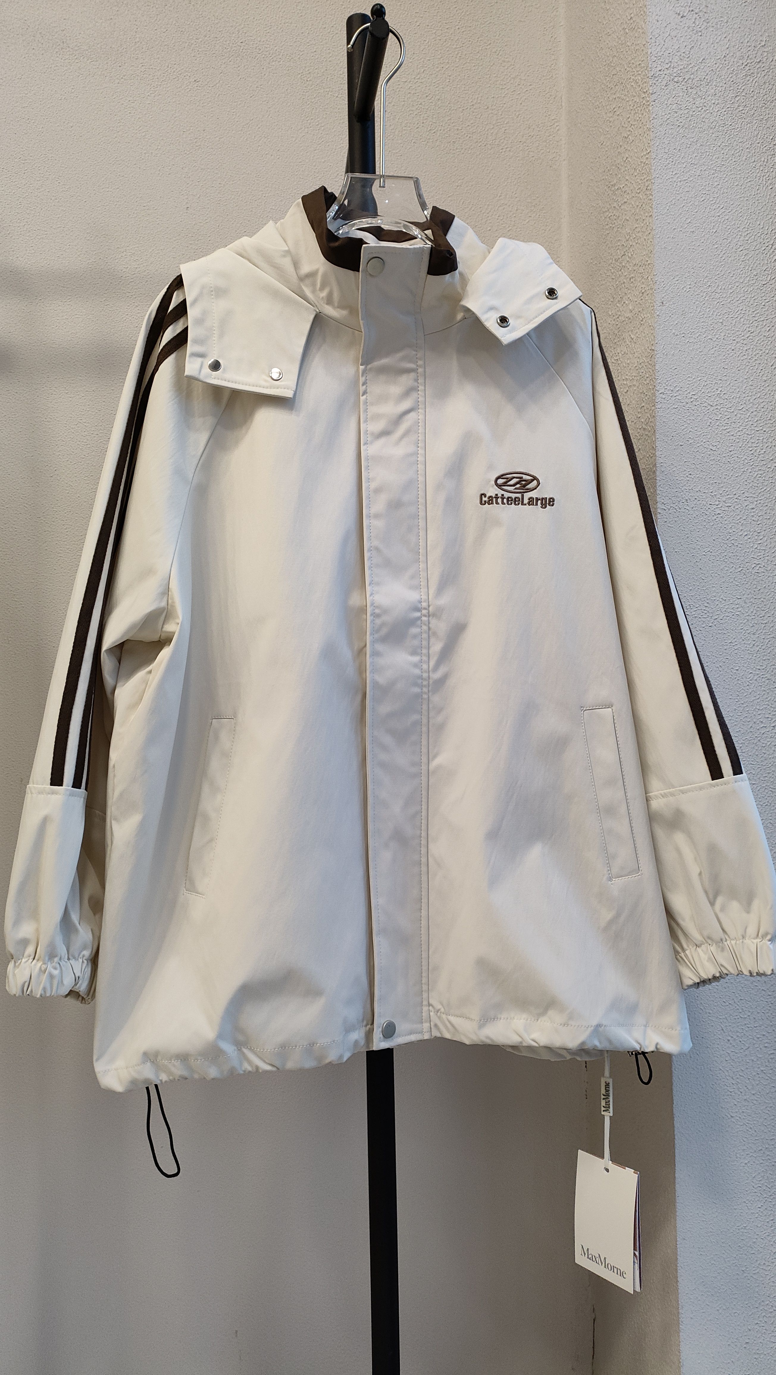 玛丝玛瑞正品断码亏清 春装上新 连帽宽松休闲大版冲锋衣外套女