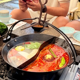 传统老式鸳鸯吊锅生铁吊炉火锅锅具商用鸳鸯锅铸铁干锅地摊火锅店