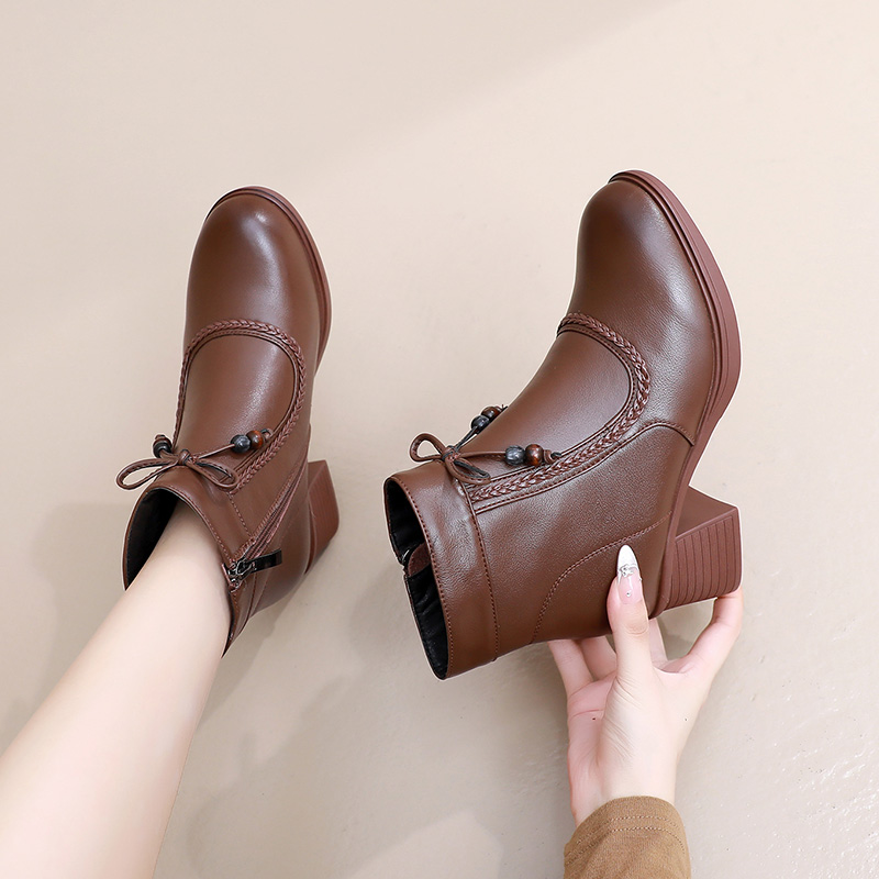 真皮高跟鞋秋冬粗中跟妈妈鞋软底大码短靴女新款2025加绒保暖棉鞋