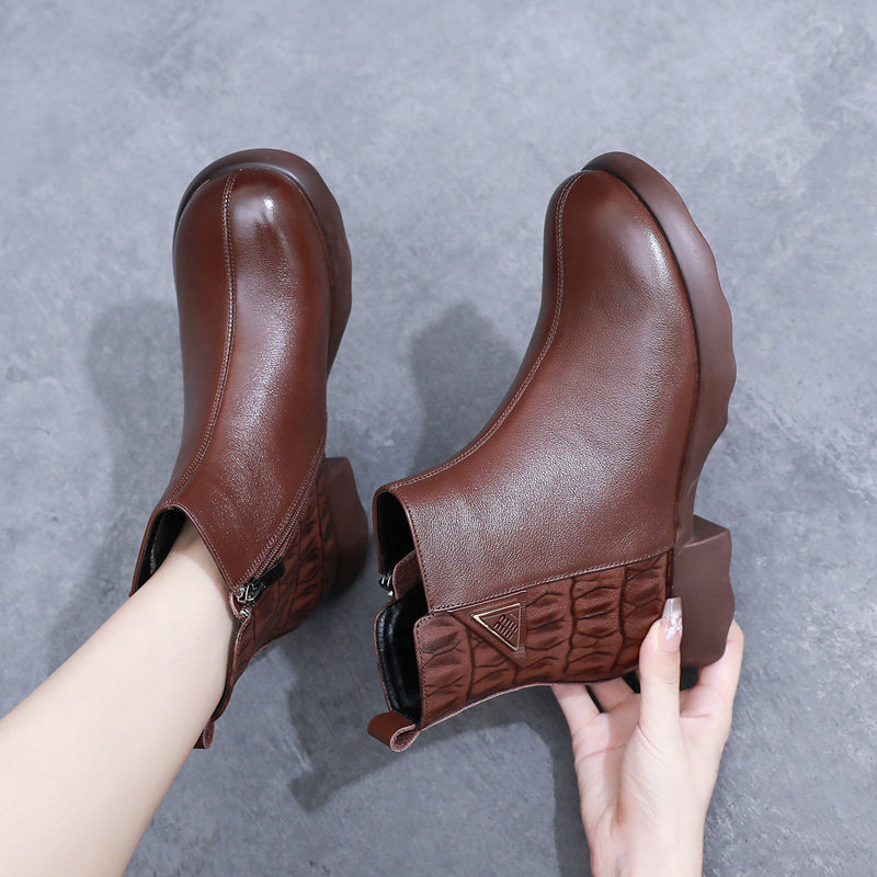 新款2025秋冬季大码女靴特短加肥宽鞋真皮胖脚平底休闲妈妈女短靴,女鞋,时装靴,淘宝优惠券,粉丝福利购,淘宝优惠卷