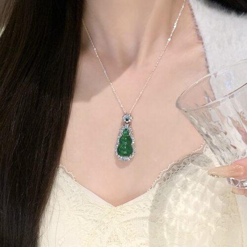 天然绿葫芦翡翠玉髓项链送女友